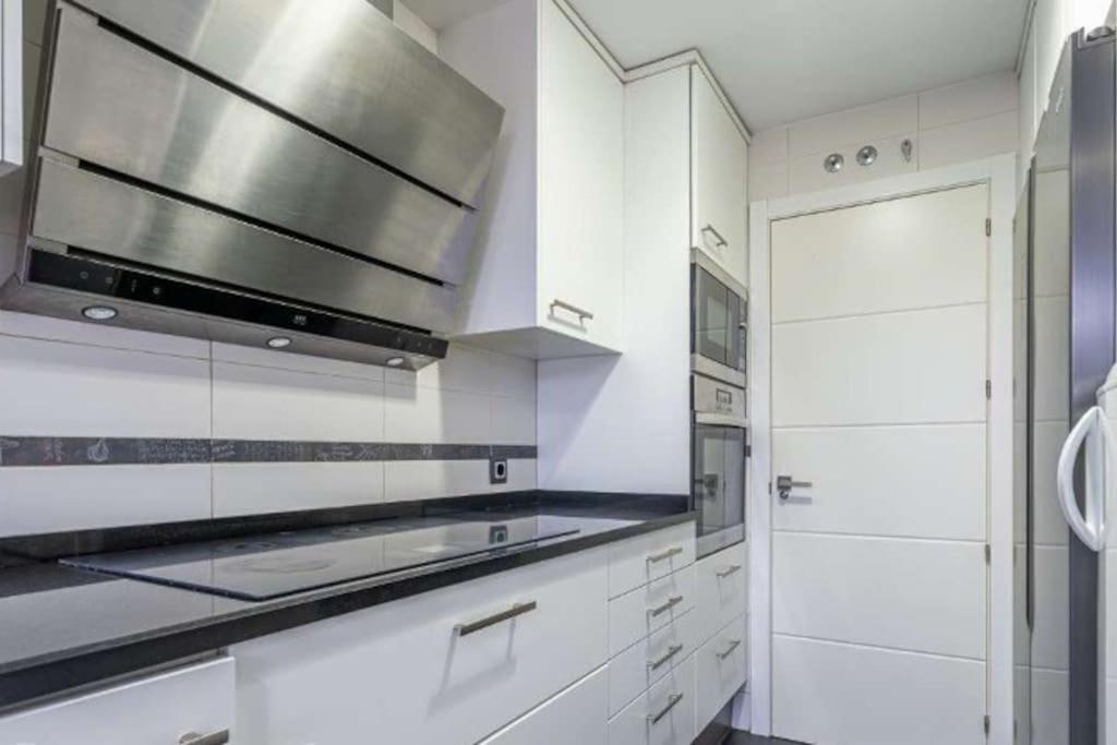 מדריד Impresionante Apartamento De 4 Dormitorios 3 Banos Y 2 Plazas De Garaje מראה חיצוני תמונה