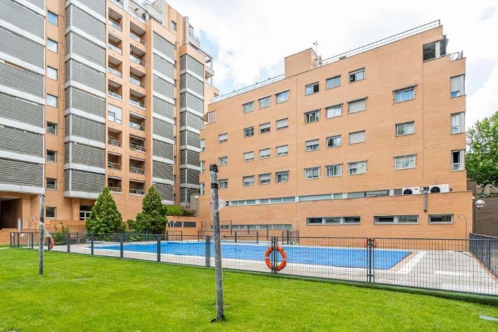 מדריד Impresionante Apartamento De 4 Dormitorios 3 Banos Y 2 Plazas De Garaje מראה חיצוני תמונה