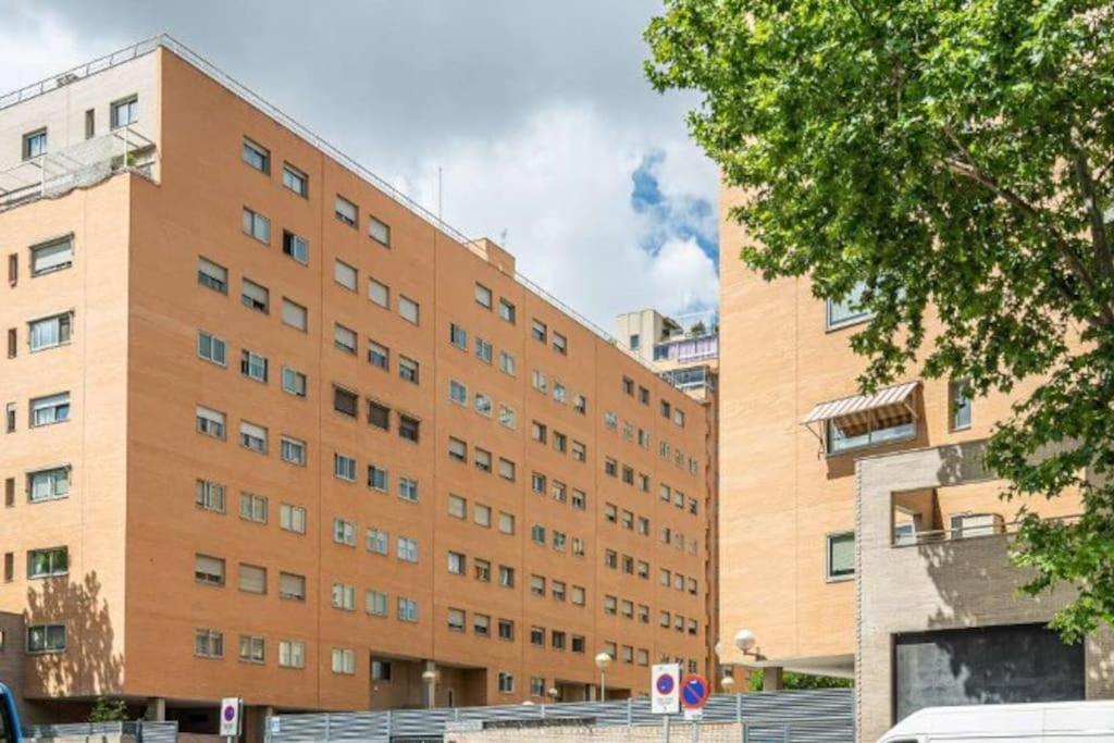 מדריד Impresionante Apartamento De 4 Dormitorios 3 Banos Y 2 Plazas De Garaje מראה חיצוני תמונה